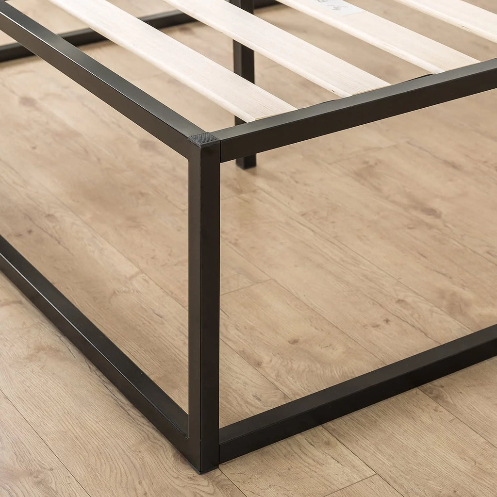 Queen Metal Platform Bed Frame O197780