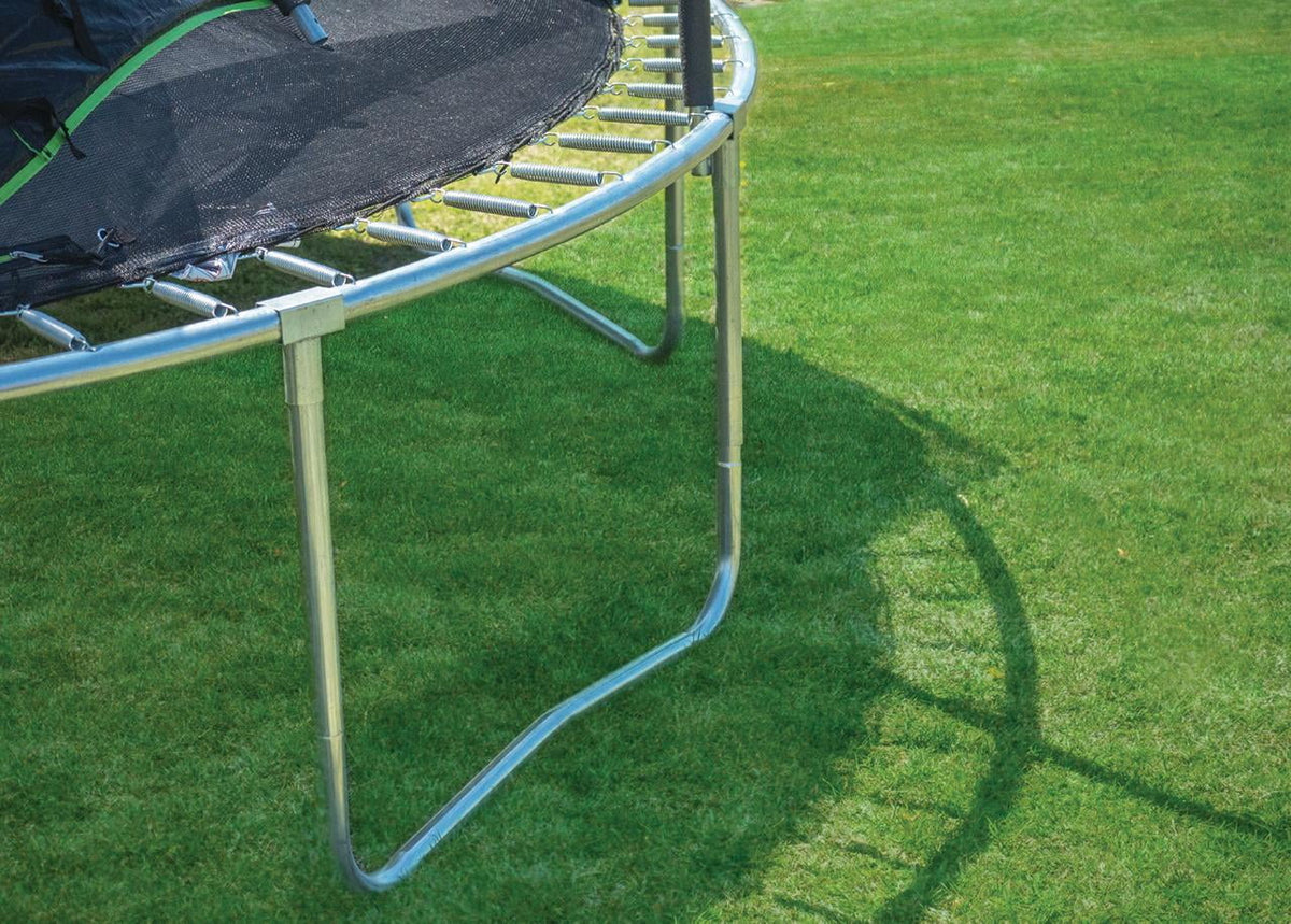 14ft Trampoline and Enclosure J347