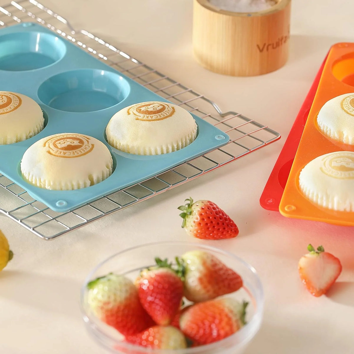 3" Round Silicone Egg Mold Pan X45378