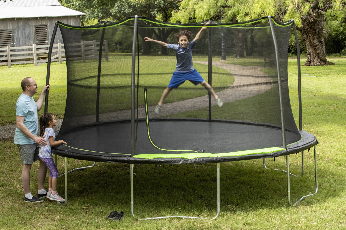 14ft Trampoline and Enclosure J347