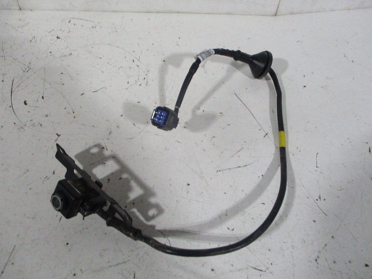 17-19 Kia Soul Rear Gate Mounted Back Up Camera G433