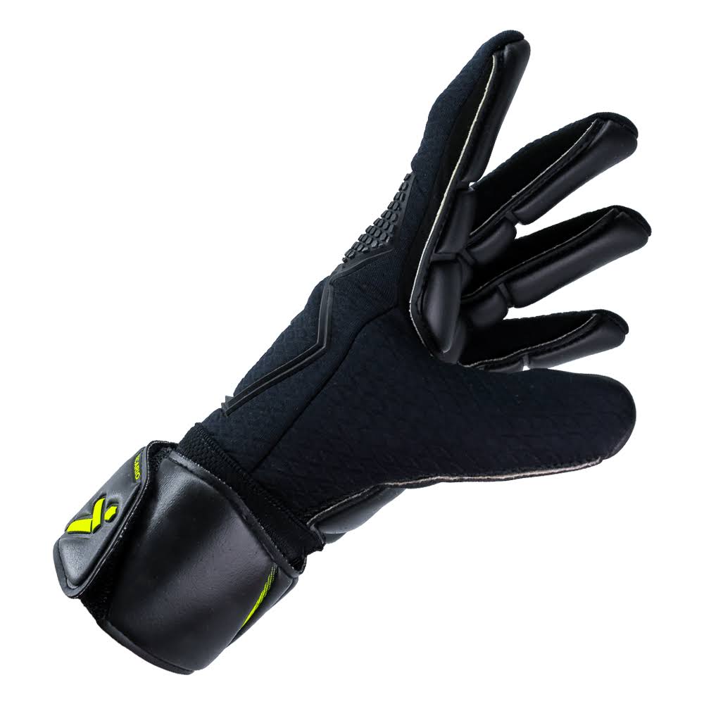 Black Goalkeeper Gloves B4304