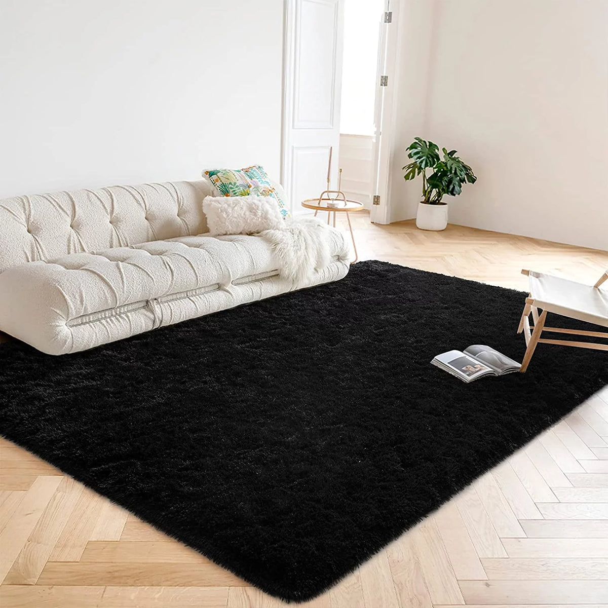 Black Shaggy Area Rug 5.1'x8' E153