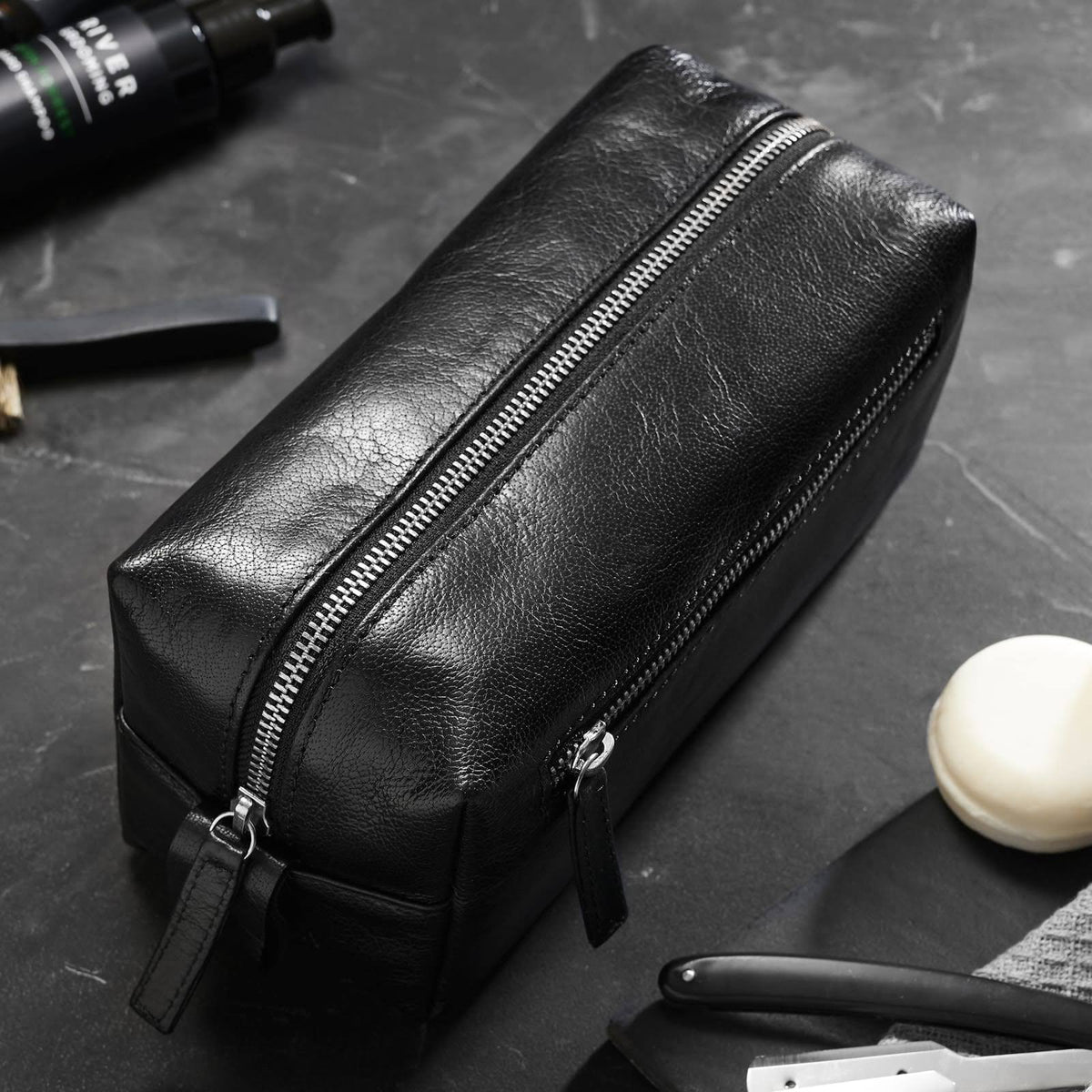 Black Leather Wash Bag K624444