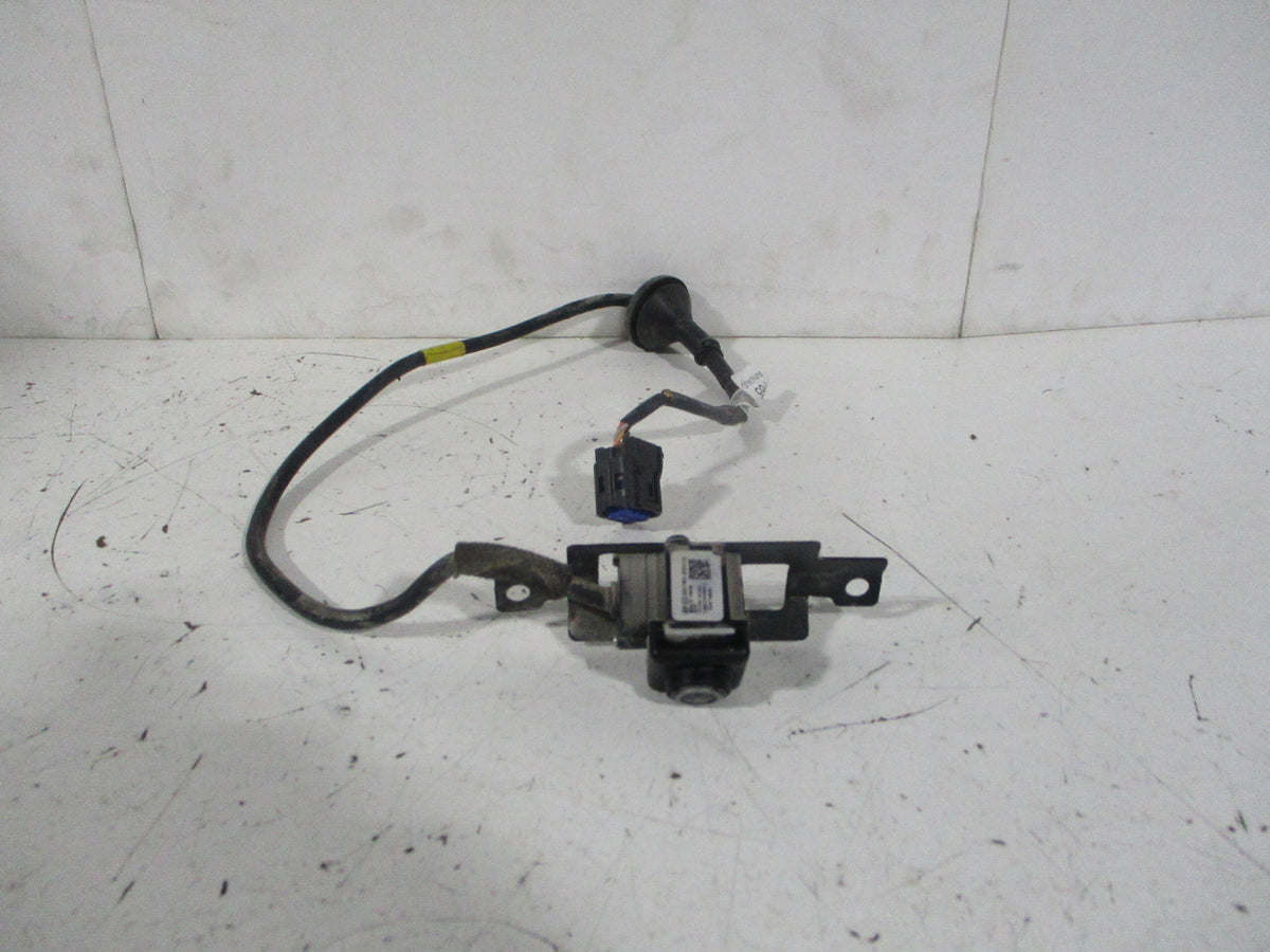 17-19 Kia Soul Rear Gate Mounted Back Up Camera G433